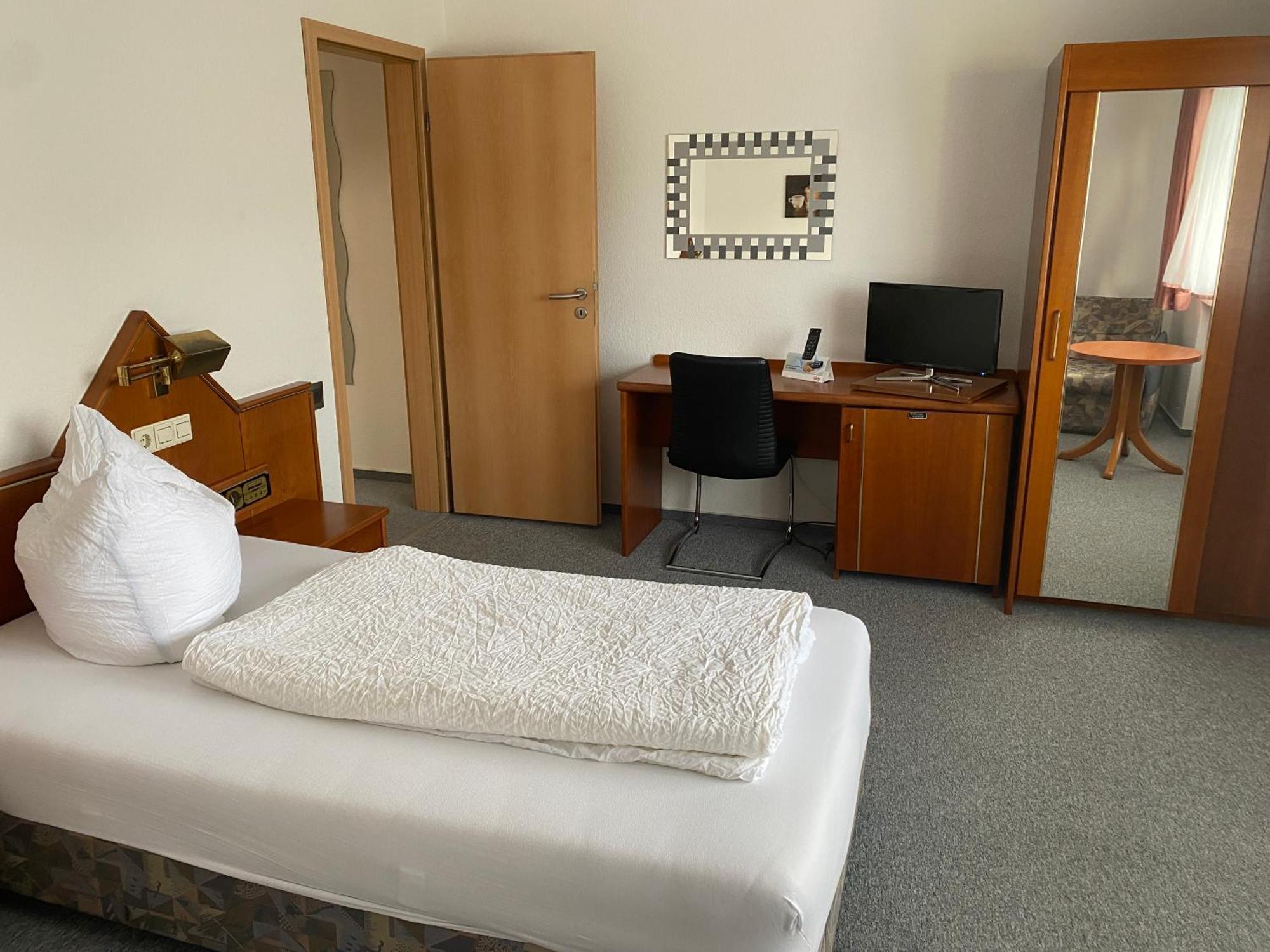 Gaestezimmer Gasthof Becker Wulfrath Exterior foto