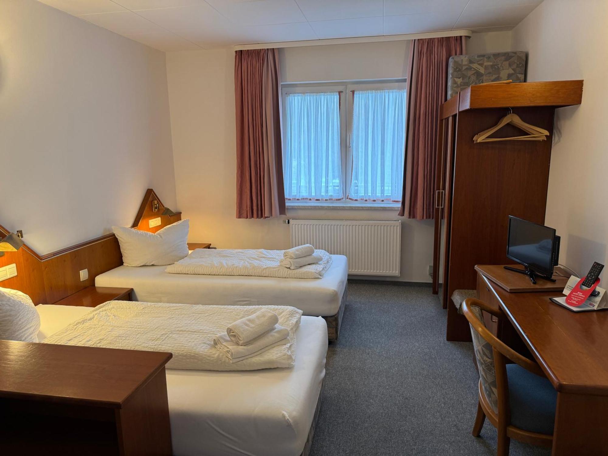 Gaestezimmer Gasthof Becker Wulfrath Exterior foto