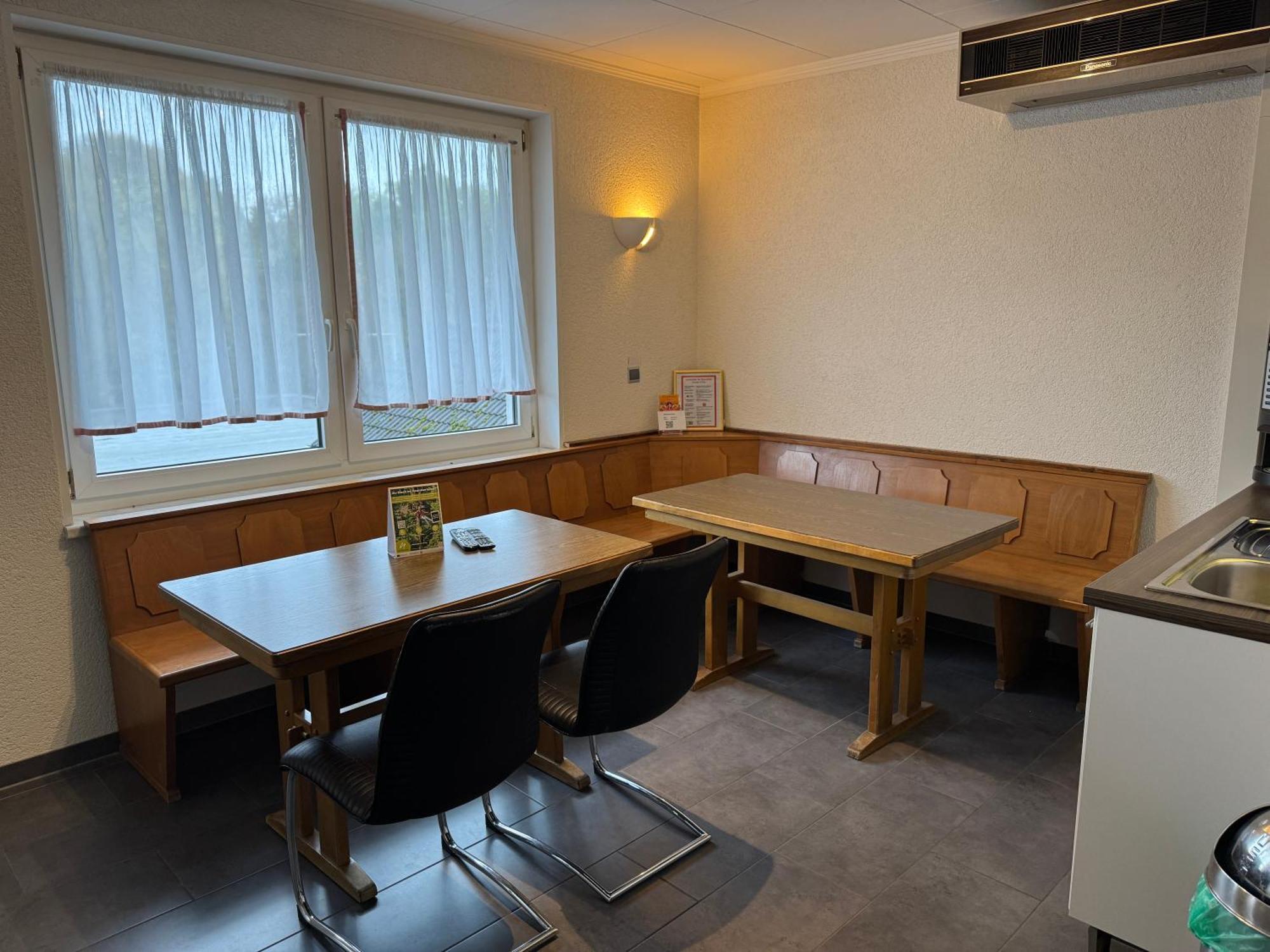 Gaestezimmer Gasthof Becker Wulfrath Exterior foto