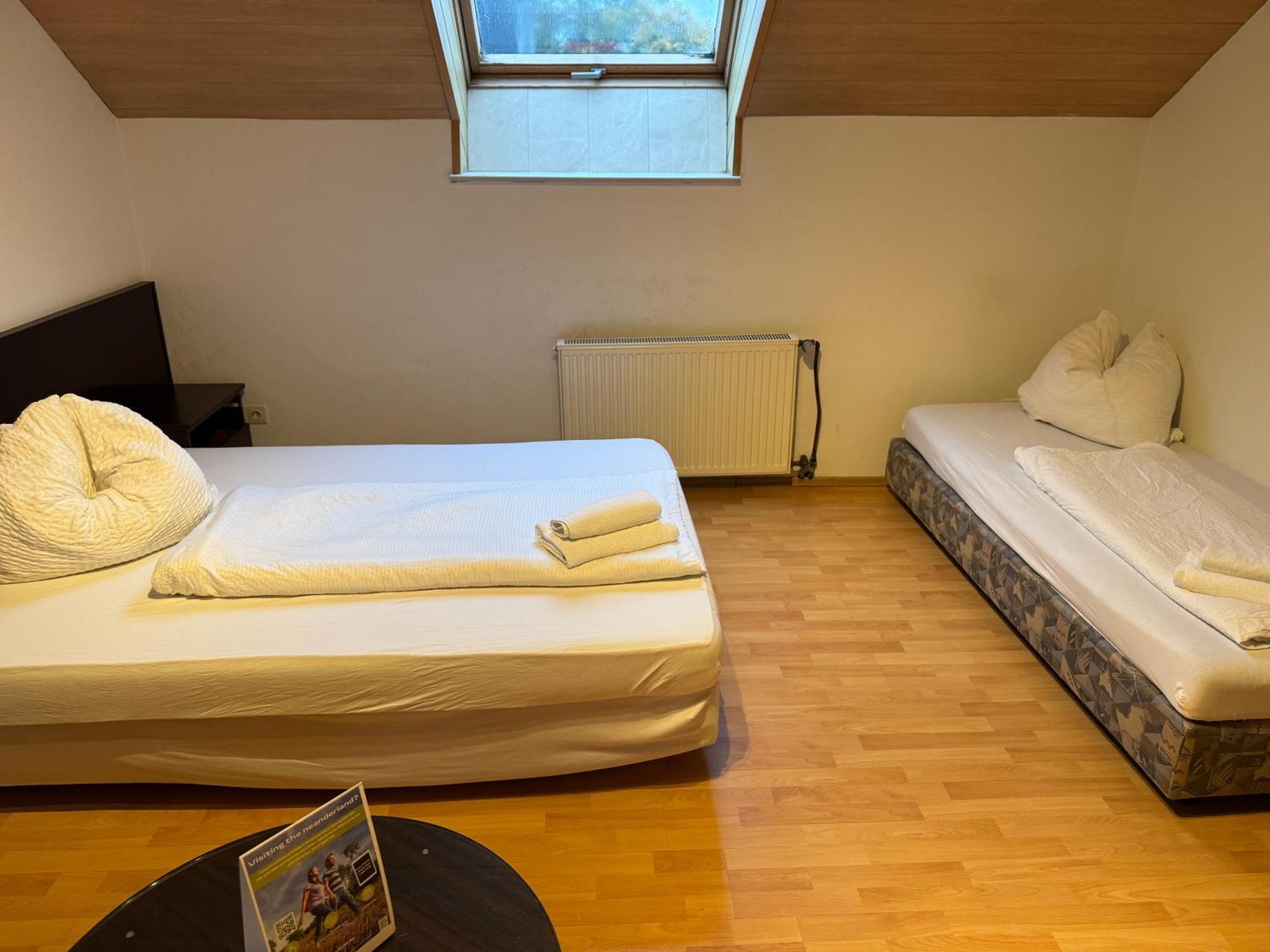 Gaestezimmer Gasthof Becker Wulfrath Exterior foto
